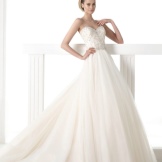 Wedding dress from the GLAMOR collection by Pronovias with pearls