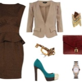 Accessories for a brown dress