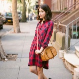 Vestit de xec vermell en combinació amb dormidors