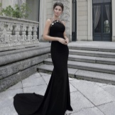 Dress with a spring-black train