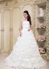 Luxurious wedding dress from Yusupova Couture