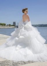 Puffy wedding dress