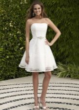 Short lace wedding dress for the beach