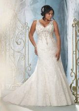 Full lace lace wedding dress with rhinestones