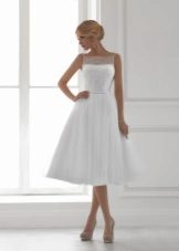 Short wedding dress with lace and chiffon