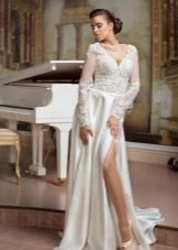 Wedding dress closed not magnificent with a cut