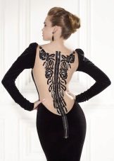 Open back evening gown of Tarik Ediz with decor