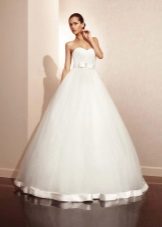 Multilayer wedding dress from the Alma collection