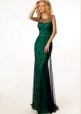 An evening dress from Oksana flies with lace