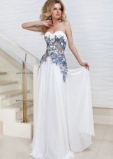 Abito da sposa con ricami blu