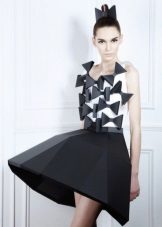 Kısa kağıt elbise