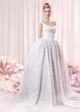 Retro style puffy wedding dress with crinoline