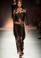 Explicit evening dress with lace