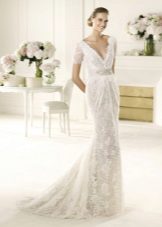 Wedding dress from the MANUEL MOTA collection from Pronovias with a low neck