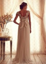 Anna Campbell Gossamer Wedding Dress with Back Cut