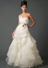 Vera Wong wedding dress from the 2011 collection with a colored belt