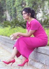 Fuchsia dress with pink shoes