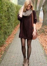 Marsala warm dress with light accessories