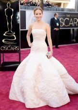 Dior wedding dress on the red carpet