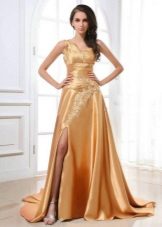 Long dress in gold color