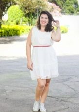 White short dress for a short woman of short stature