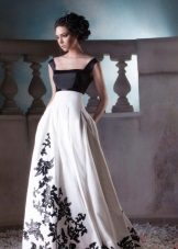 Puffy dress with a dark top