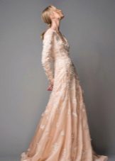 Pfirsichkleid mit langen Ärmeln