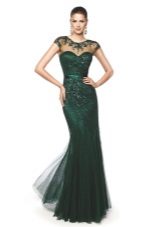 Green dress to the floor