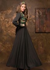 Long dark green dress in Russian style