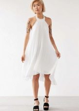 Robe emmanchure blanche asymétrique