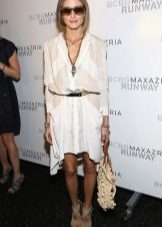 Accessoires et bijoux pour une robe asymétrique