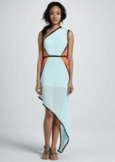 Robe asymétrique en bas et en haut