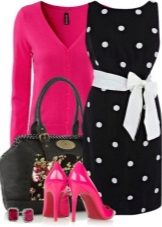 Black dress with peas and accessories for it for women of the bright winter color type