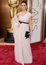 Long light pink dress for the winter color type