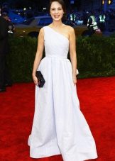 White dress for the winter color type