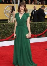 Long green dress for the winter color type