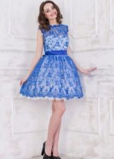 Puffy dress with lace