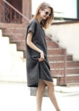 Medium-length linen dress