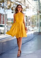 Baby dollars dress for a romantic meeting