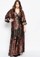 Kimono dress brown-black for a full woman