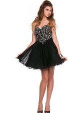 Robe de soirée noire avec un corset