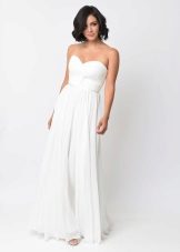 Robe blanche avec un corset