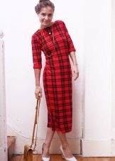 Dress in a red and black plaid (tartan)