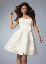 Dress with a skirt a bell for a figure like Pear