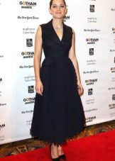 Jewelery for a black dress in a new bow style