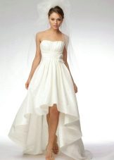 Short high-waisted wedding dress with train