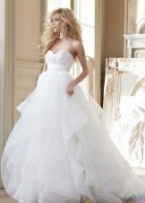Long puffy wedding dress with high waist