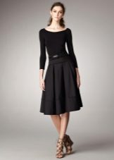 Sandals for a knitted dress