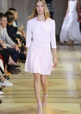 Summer dress with a tight sleeve