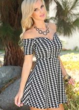 Decoration for the dress crow's feet